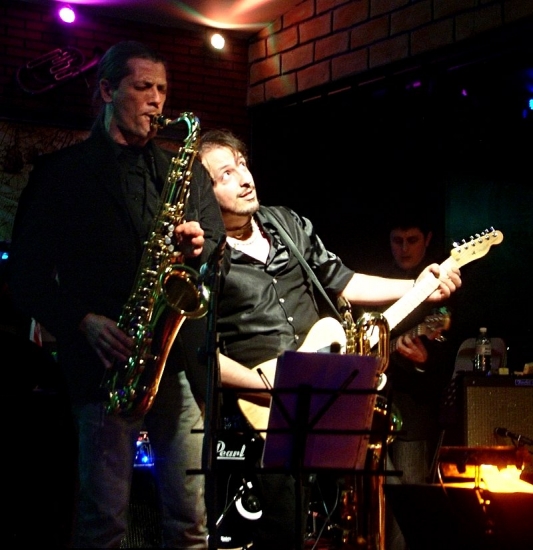 E Streets Of Fire Unplugged